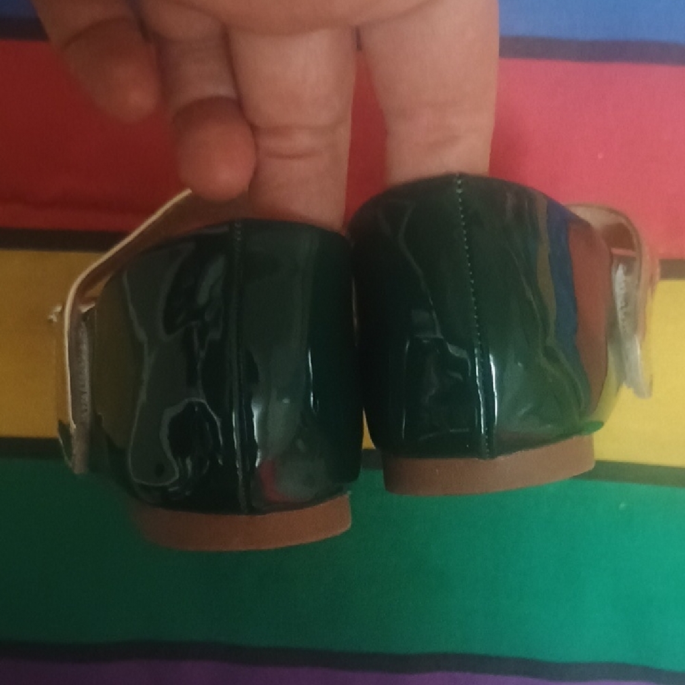 Stylish Green and Gold Kids Shoes - Picture 3 of 4